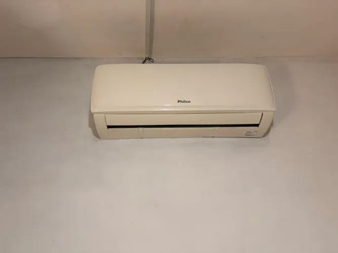 Vendo ar condicionado Split 12 mil btus Philco
