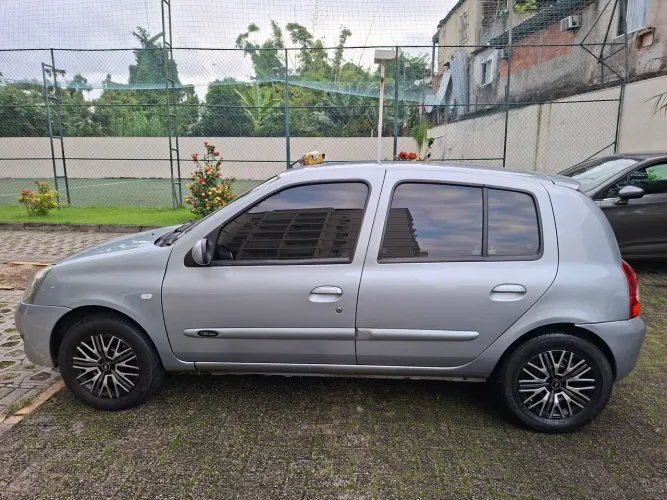 Renault Clio Auth. /air Hi-flex 1.6 16V 5P 2008