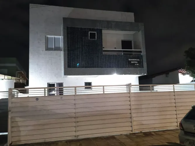 Apartamento 2 quarto sendo 1 suíte fica localizado bairro de mangabeira 