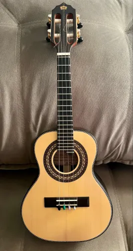 Cavaquinho Araújo Luthier Jacarandá / Abeto