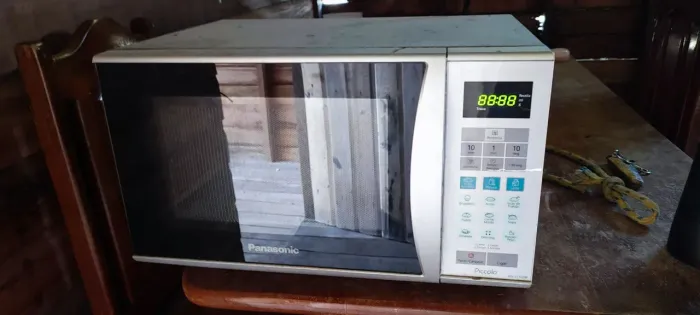 Vendo esse microondas Panasonic 30 litros 