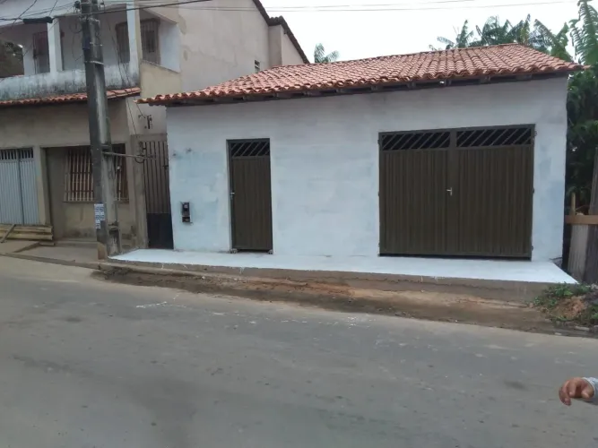 Vende-se casa vila ariri - garagem