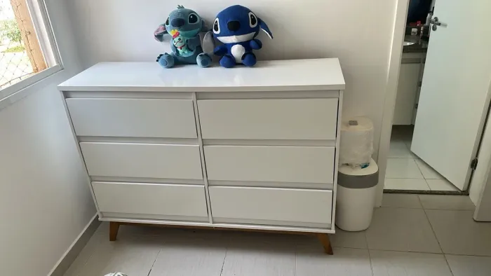 Cômoda, carrinho e bebê conforto 