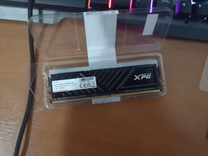 Memória ddr4 8g XPG RGB 3200mhz 