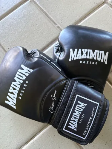 LUVA DE BOXE E MUAY THAI MAXIMUM CLASSIC BLACK POWER FACE