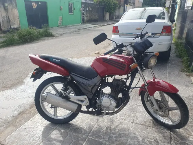 Dafra com motor 125 Honda pedal