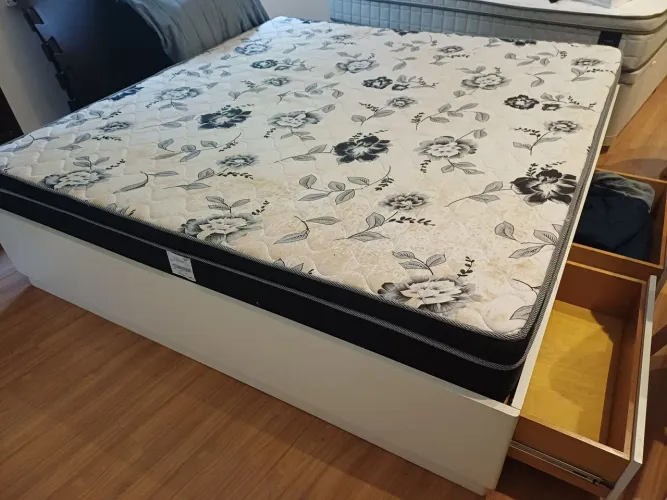 Cama e colchão king size