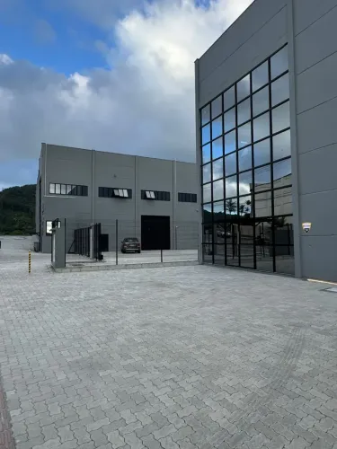 Galpão para alugar próximo a BR101 em Camboriú