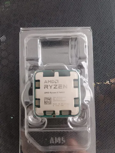 Processador Ryzen 5 7600x AM5 semi-novo
