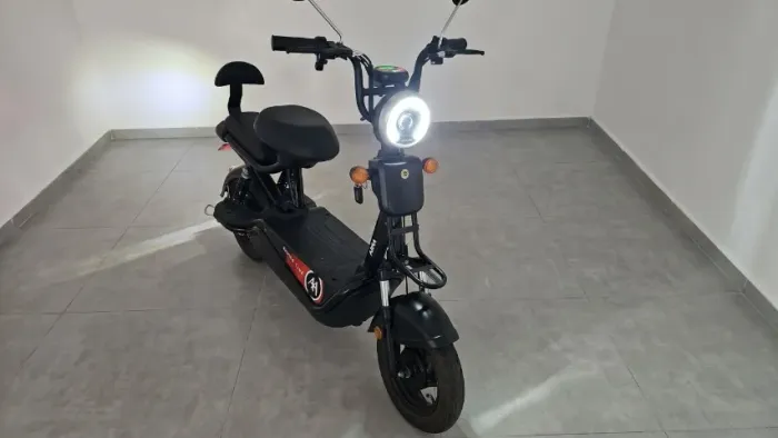 Moto / Scooter Elétrica Ciclomotor - Excelente Estado