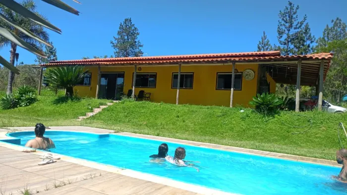 CASA COM PISCINA EXCLUSIVA E VISTA CINEMATOGRÁFICA PERTO DAS CACHOEIRAS! ?