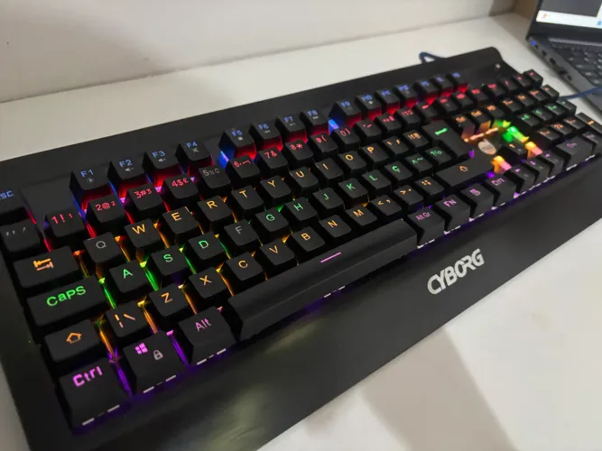 Teclado Mecânico Cyborg Dazz