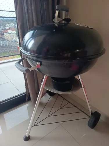 Churrasqueira a carvão Weber