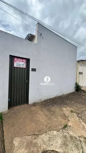 Casa com 2 dormitórios para alugar por R$ 825,00/mês - Vila Jaiara - Anápolis/GO