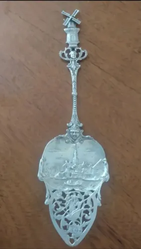 Pá de bolo em prata de lei 830