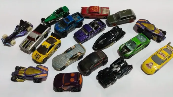 Lote de carrinhos Hot Wheels 18 unidades para restauro customização carrinho miniatura