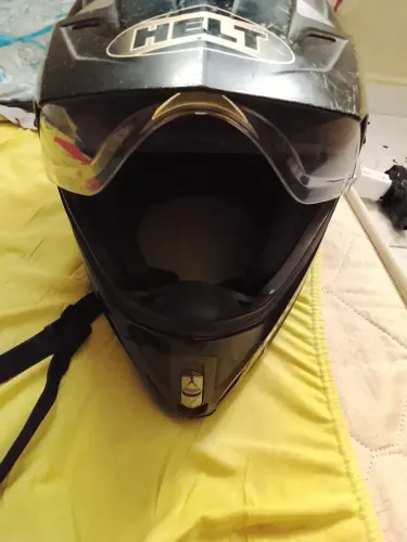 Valor 400 reais apenas eu não faço menos que isso ele está conservado paguei 700 reais 