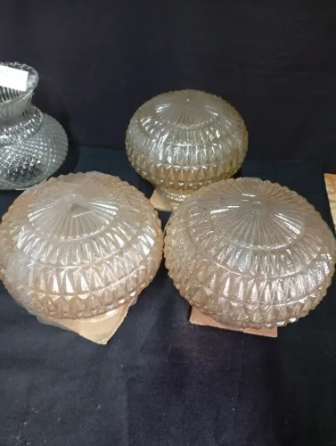 Cúpulas para lustre e abajur valor por unidade.