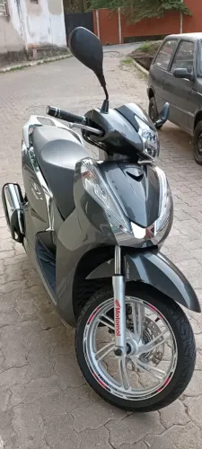 Scooter Honda SH 300i automática