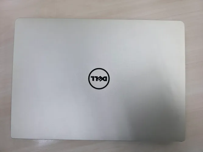 Dell Inspiron 14 serie 7000 core i7 Full HD 8GB de RAM Placa de vídeo dedicada GeForce 4GB