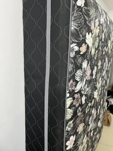 Cama box reforçada de casal, nova nunca usada pra vender ligeiro.