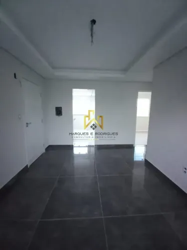 Ótima oportunidade! Apartamento tipo, NOVO, à venda no Bairro Candelária.
