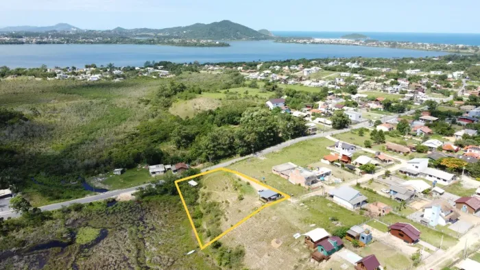 Casa à venda em Imbituba-SC, bairro Alto Arroio: 1 quarto, 1 sala, 1 banheiro, 30,00 m² de