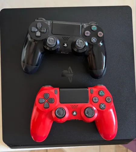 Vendo Ps4 Slim 1 tera de armazenamento