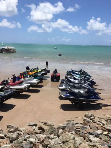 Piloto de quadriciclo disponível pra trabalhar em Marina que tenha alojamento no local ok.