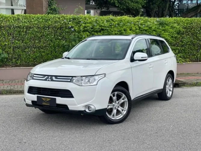 Mitsubishi Outlander 2.0 16V 160cv Aut. 2014