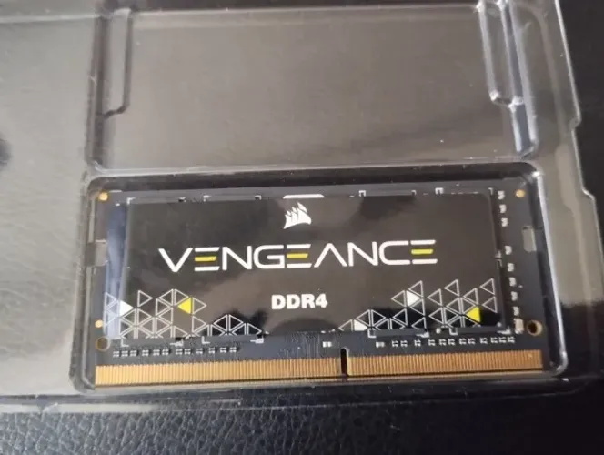 Memória Corsair Vengeance 16GB 2666MHZ DDR4 CL18 - CMSX16GX4M1A2666C18