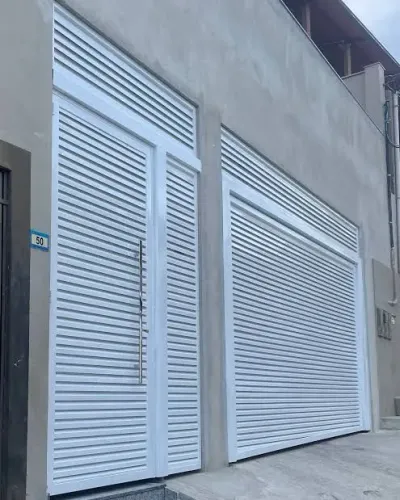 Portão de alumínio
