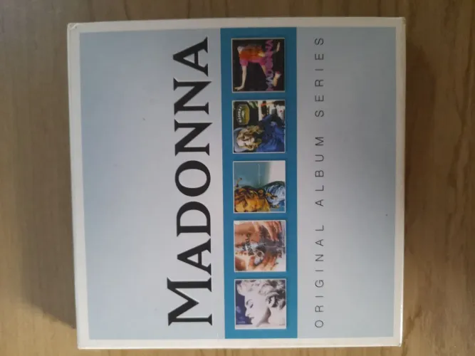 Madonna Box
