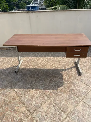 MESA. 1,55 x 0,60. Altura 0,75