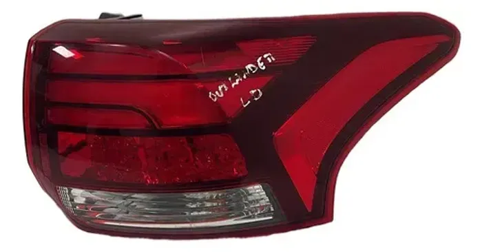 Lanterna Mitsubishi Outlander 2019 Direito/passageiro Vermelho