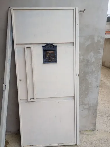 Vendo portão em ótimo estado  um ano de uso 