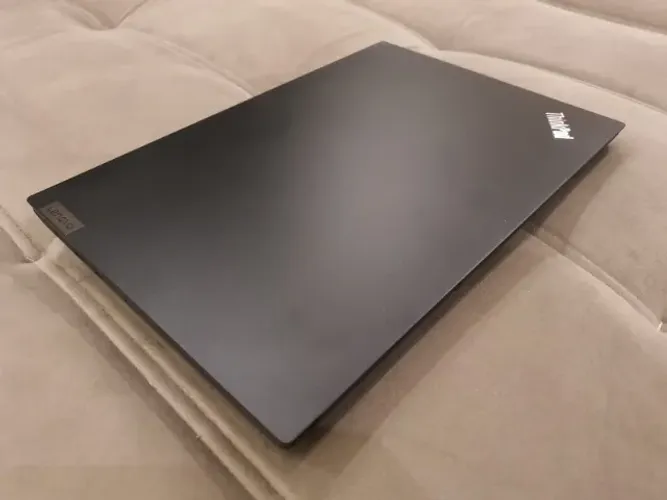 Ultrabook Lenovo i5 ThinkPad E14 10a Geração c/ 8Gb de Ram e SSD M2 de 256Gb