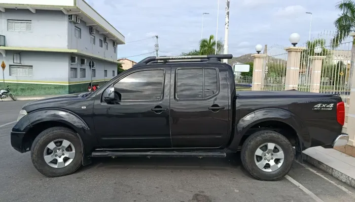 Nissan Frontier LE CD 4X4 2.5 TB Diesel Mec. 2011