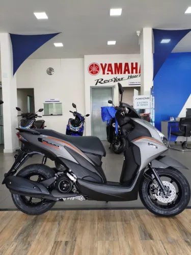 Biz Bis moto automatica da Yamaha Fluo 125 ** entrada a partir de 8.000 para taxa 0%**