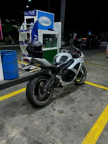 Suzuki GSX-R SRAD 750 2011