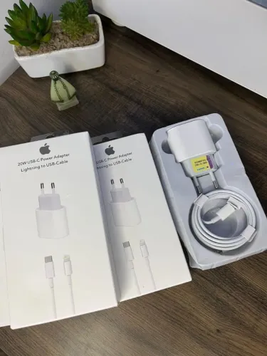 Carregador Turbo 20W para iPhone + Cabo USB-C para Lightning