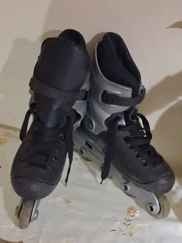PATINS INLINE AGGRESSIVE/STREET-PRETO E PRATA TAMANHO 35 USADO.