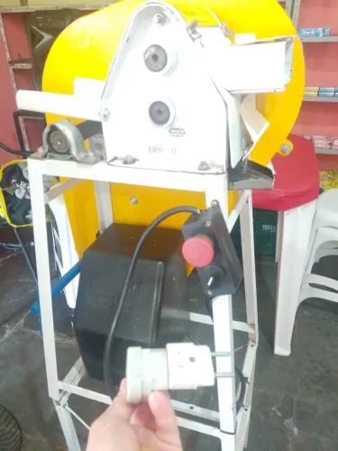 Vendo máquina moedor de cana