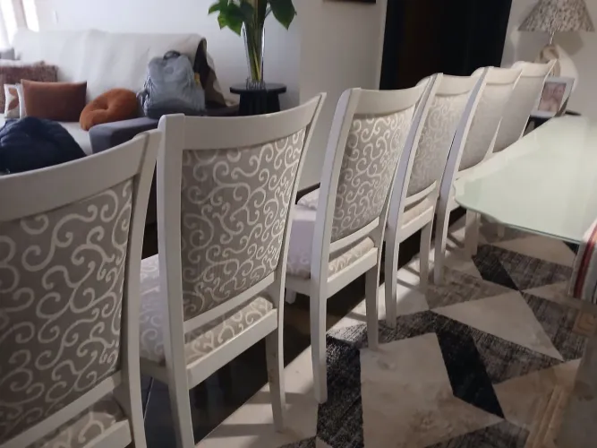 Vendo 6 cadeiras de jantar