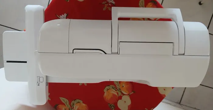 Máquina de bordar seminova