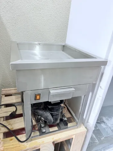 Pista fria pequena com motor *gelando perfeitamente