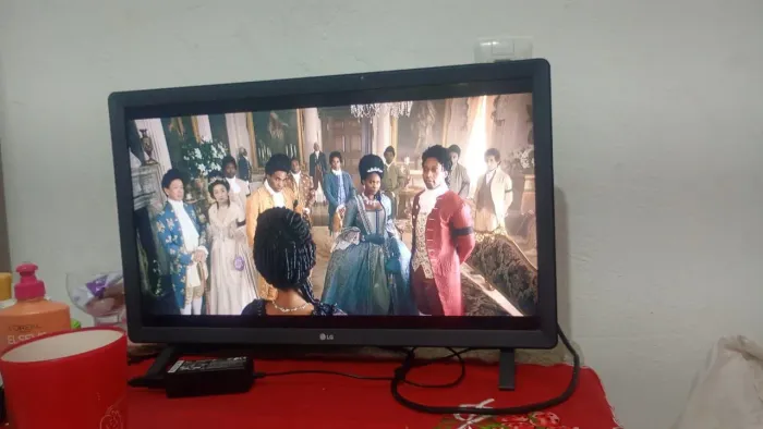 Vende-se ptv smart 24 polegadas