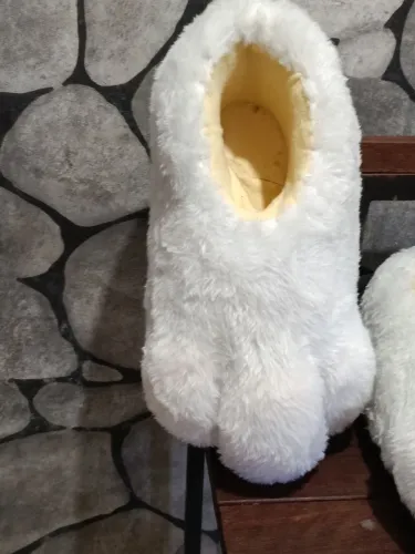 Pé de coelho feito de espuma e pelúcia