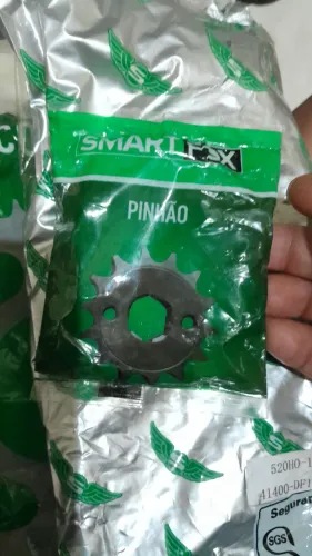 Vende-se kit transmissão coroa, pinhão e corrente, da moto xre 300