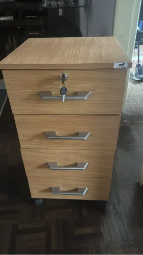 Vendo criado mudo